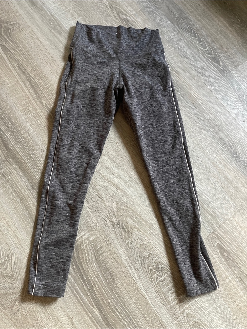 TNA Heather Gray Leggings with White Side Piping Y2K